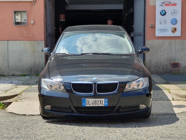 Auto - Bmw 318i attiva