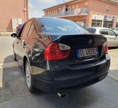 Auto - Bmw 318i attiva
