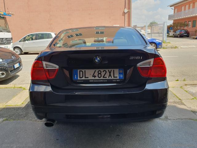 Auto - Bmw 318i attiva