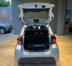 Auto - Toyota yaris 1.5 hybrid 5p. active