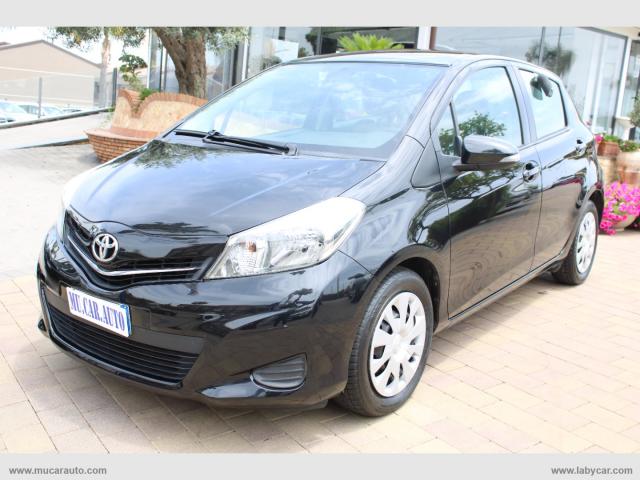 Auto - Toyota yaris 1.0 5p.