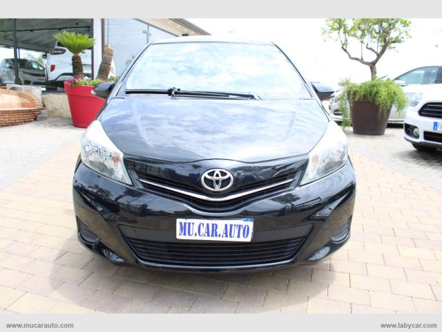 Auto - Toyota yaris 1.0 5p.
