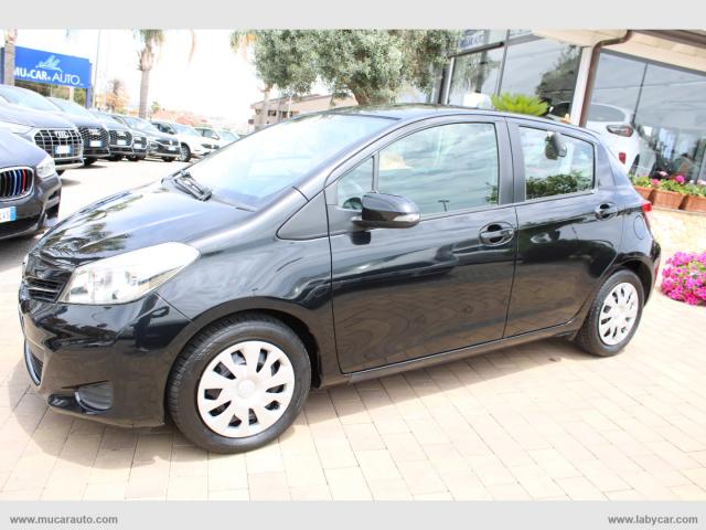 Auto - Toyota yaris 1.0 5p.