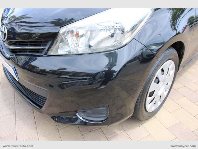 Auto - Toyota yaris 1.0 5p.