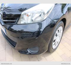 Auto - Toyota yaris 1.0 5p.