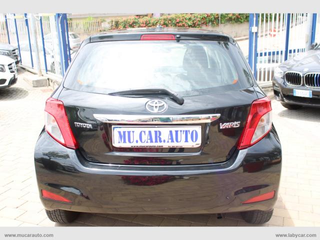 Auto - Toyota yaris 1.0 5p.