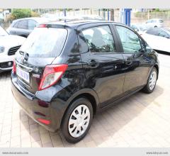 Auto - Toyota yaris 1.0 5p.