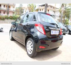 Auto - Toyota yaris 1.0 5p.