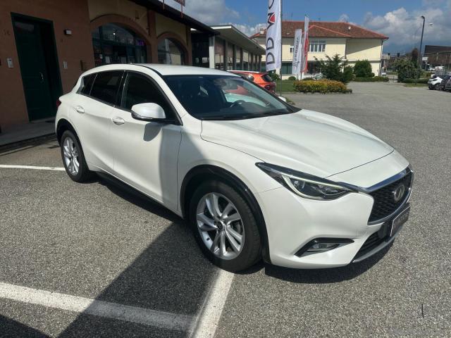 Auto - Infiniti q30 1.5d premium tech