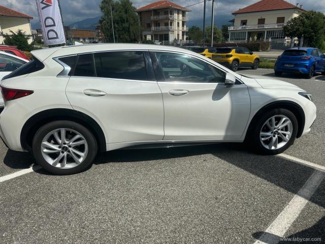 Auto - Infiniti q30 1.5d premium tech