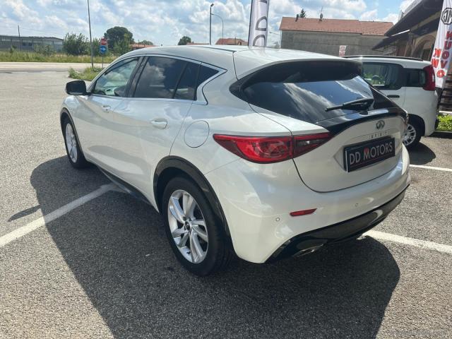 Auto - Infiniti q30 1.5d premium tech