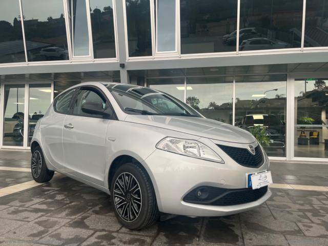 Auto - Lancia ypsilon 1.0 firefly 5p.s&s hyb. eco gold