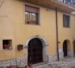 Appartamenti in Vendita - Casa indipendente in vendita a rogliano cuti