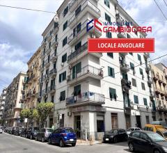 Locale commerciale in vendita a taranto borgo
