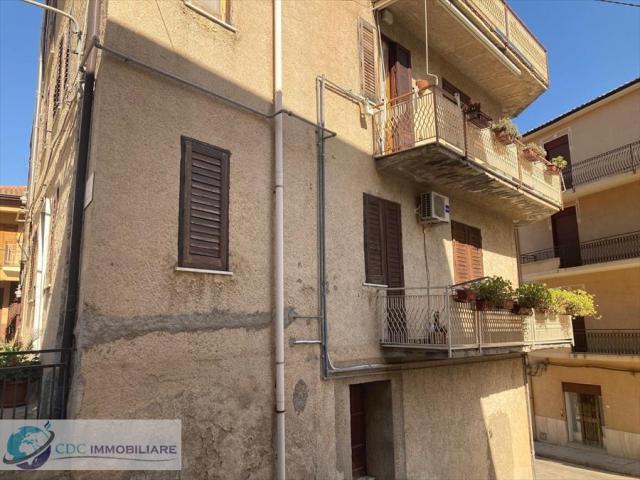 Appartamento in vendita a castronovo di sicilia centro