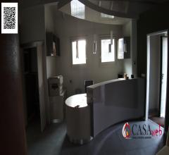 Case - Casa indipendente di testa con area esterna e doppia entrata