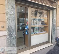 Locale commerciale in vendita a lercara friddi centrale