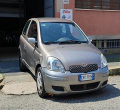 Auto - Toyota yaris 1.0 16v 3p.