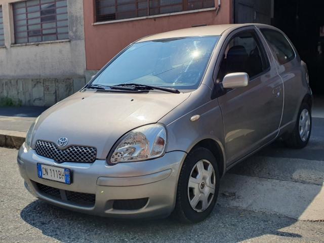 Auto - Toyota yaris 1.0 16v 3p.