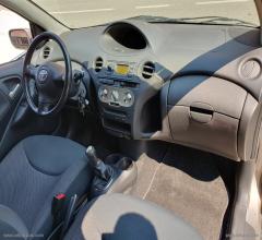 Auto - Toyota yaris 1.0 16v 3p.