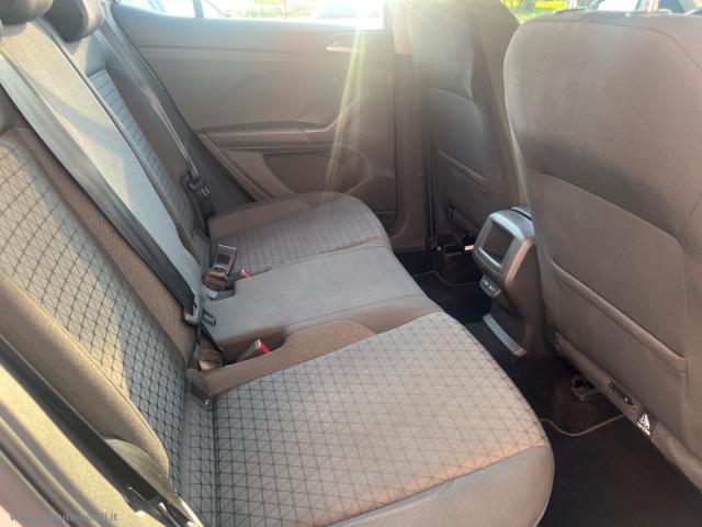 Auto - Volkswagen t-cross 1.0 tsi style bmt