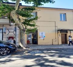 Locale commerciale in vendita a pescara colli