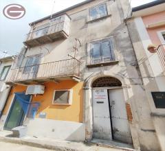 Appartamenti in Vendita - Casa indipendente in vendita a cittanova centro storico