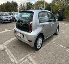 Auto - Volkswagen 1.0 5p. evo move up!