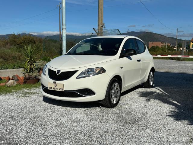 Auto - Lancia ypsilon 1.2 69 cv 5p. gold