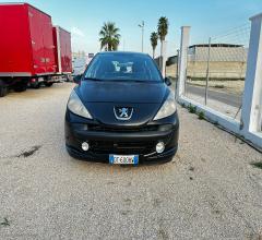 Auto - Peugeot 207 1.4 vti 95 cv problema motore
