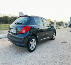 Auto - Peugeot 207 1.4 vti 95 cv problema motore