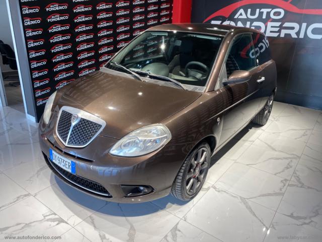 Auto - Lancia ypsilon 1.4 argento gpl