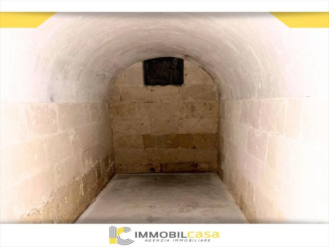 Appartamenti in Vendita - Garage in vendita a matera zona villa comunale matera