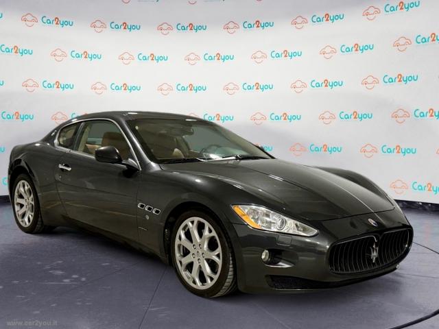 Auto - Maserati granturismo 4.2 v8 405cv