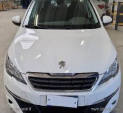 Auto - Peugeot 308 bluehdi 130 s&s eat8 business