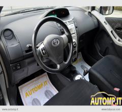 Auto - Toyota yaris 1.4 d-4d 5p. m-mt sol