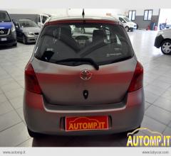 Auto - Toyota yaris 1.4 d-4d 5p. m-mt sol