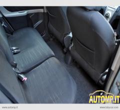 Auto - Toyota yaris 1.4 d-4d 5p. m-mt sol