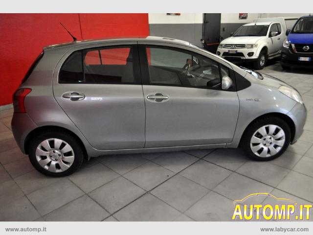 Auto - Toyota yaris 1.4 d-4d 5p. m-mt sol