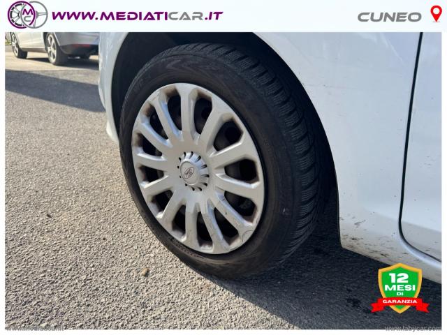 Auto - Ford fiesta 1.4 5p. bz.- gpl titanium