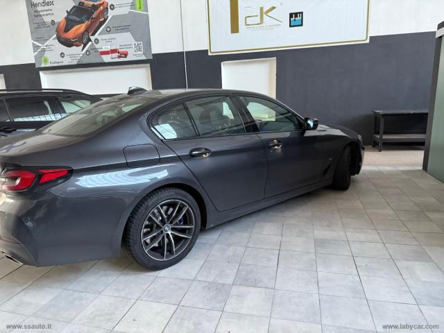 Auto - Bmw 530d 48v msport