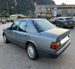 Auto - Mercedes-benz 200 e 2.0 bz 122cv 4 porte