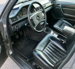 Auto - Mercedes-benz 200 e 2.0 bz 122cv 4 porte