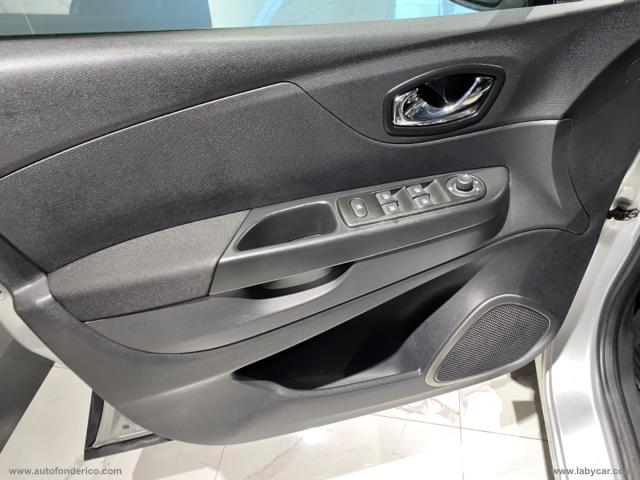 Auto - Renault captur 1.5 dci 8v 90 cv s&s live