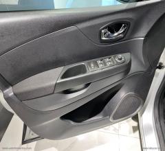 Auto - Renault captur 1.5 dci 8v 90 cv s&s live