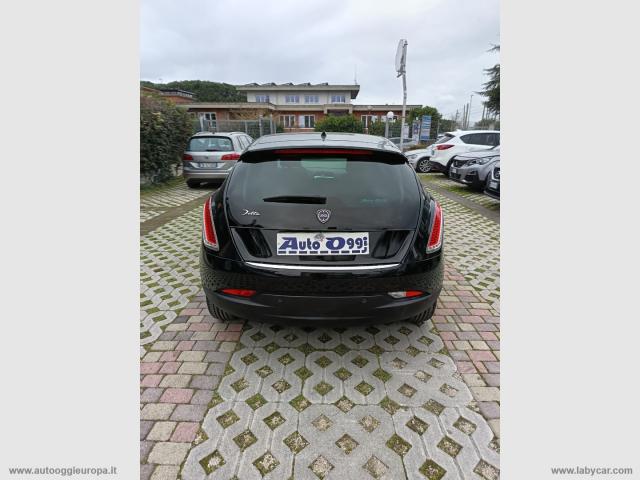 Auto - Lancia delta 1.6 mjt gold