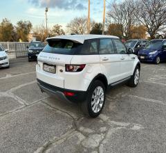 Auto - Land rover rr evoque 2.2 td4 5p. british ed.dyn.