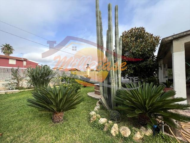 Appartamenti in Vendita - Villa in vendita a siracusa citta' giardino