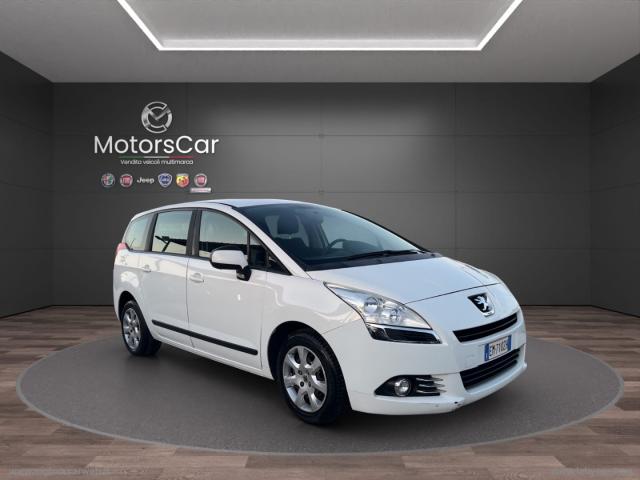 Auto - Peugeot 5008 1.6 hdi 112 cv active 7 posti