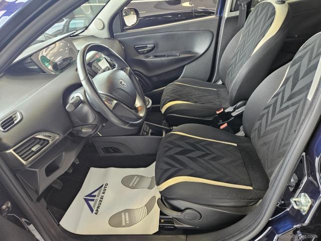 Auto - Lancia ypsilon 1.2 69 cv 5p. platinum